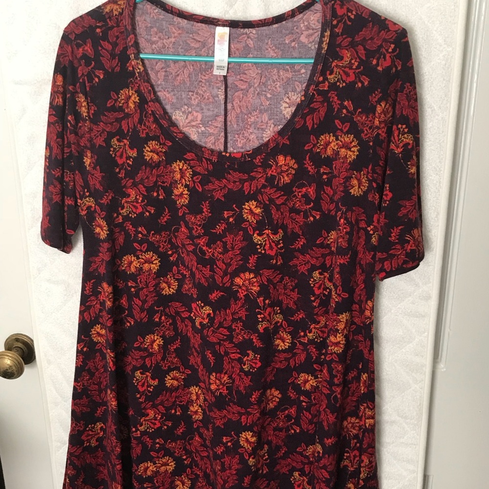 LuLaRoe prefect tee